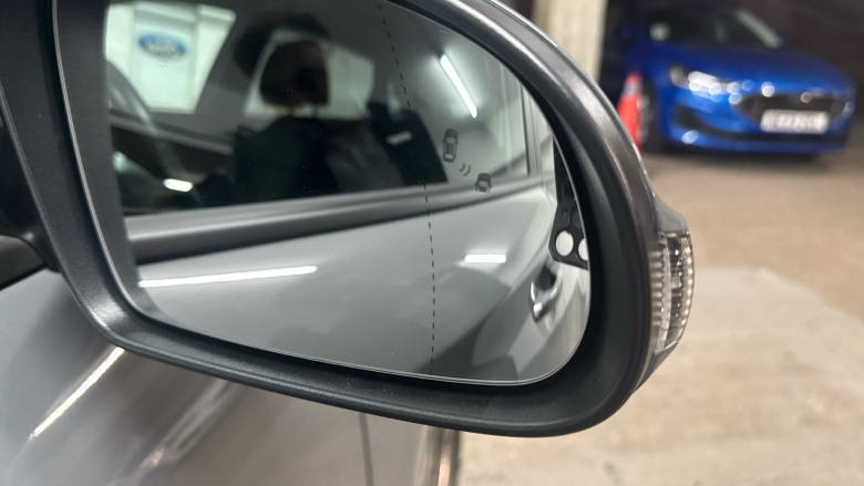 Hyundai KONA 100kW Premium 39kWh 5dr Auto Electric Hatchback